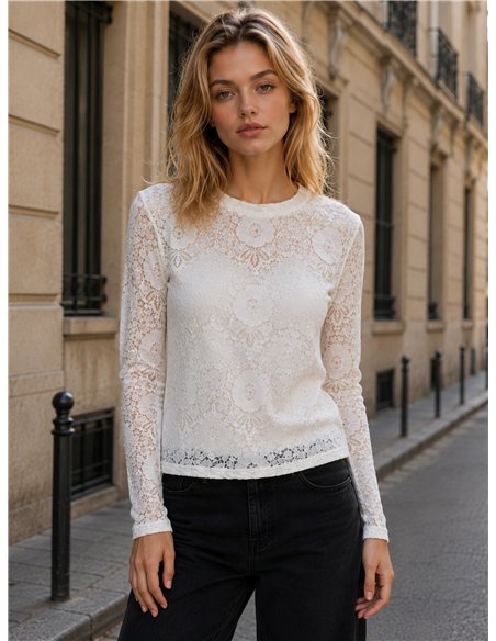 Spitzentop mit großen Blumen