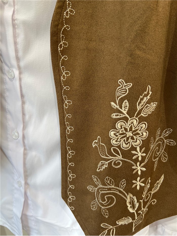 Conjunto camisa y chaleco bordado