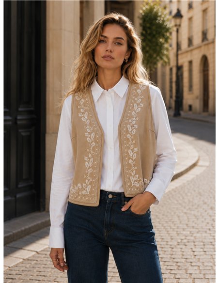 Conjunto camisa y chaleco bordado cenefa