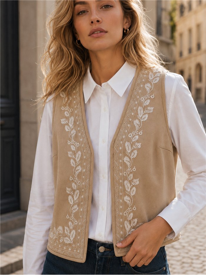 Conjunto camisa y chaleco bordado cenefa