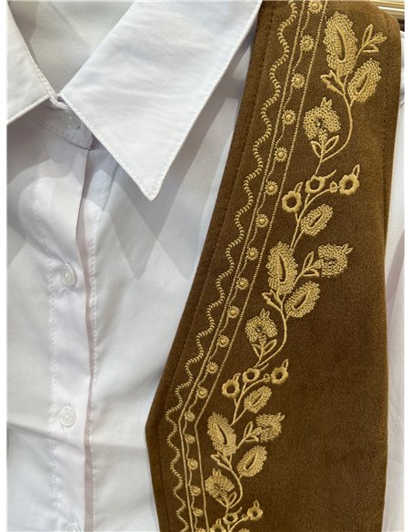 Conjunto camisa y chaleco bordado cenefa