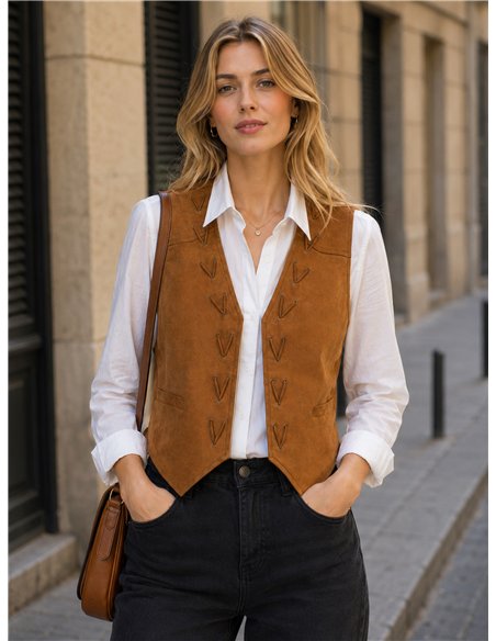 Conjunto camisa y chaleco con cordones