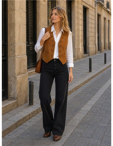 Conjunto camisa y chaleco con cordones
