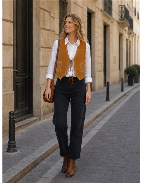 ensemble chemise et gilet brodé de motifs cachemire
