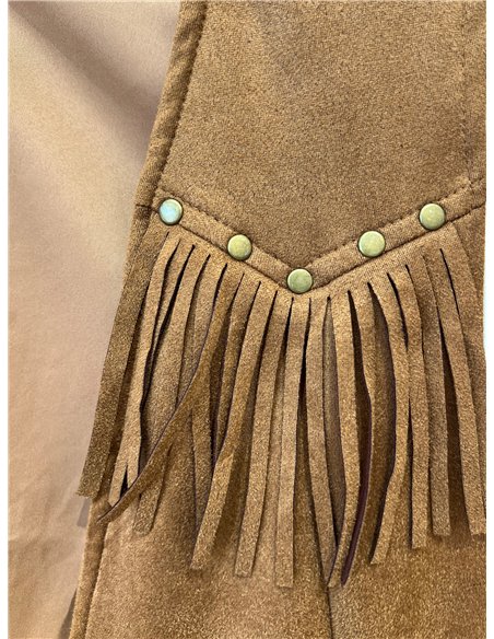 Chaleco efecto ante con flecos y tachas