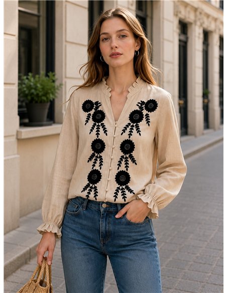 Blusa bordada con flores grandes