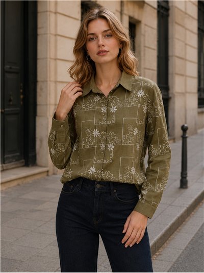 Camisa bordada con dibujo geométrico