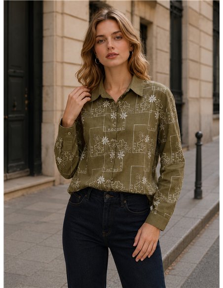 Camisa bordada con dibujo geométrico