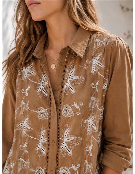 Camisa bordada floral