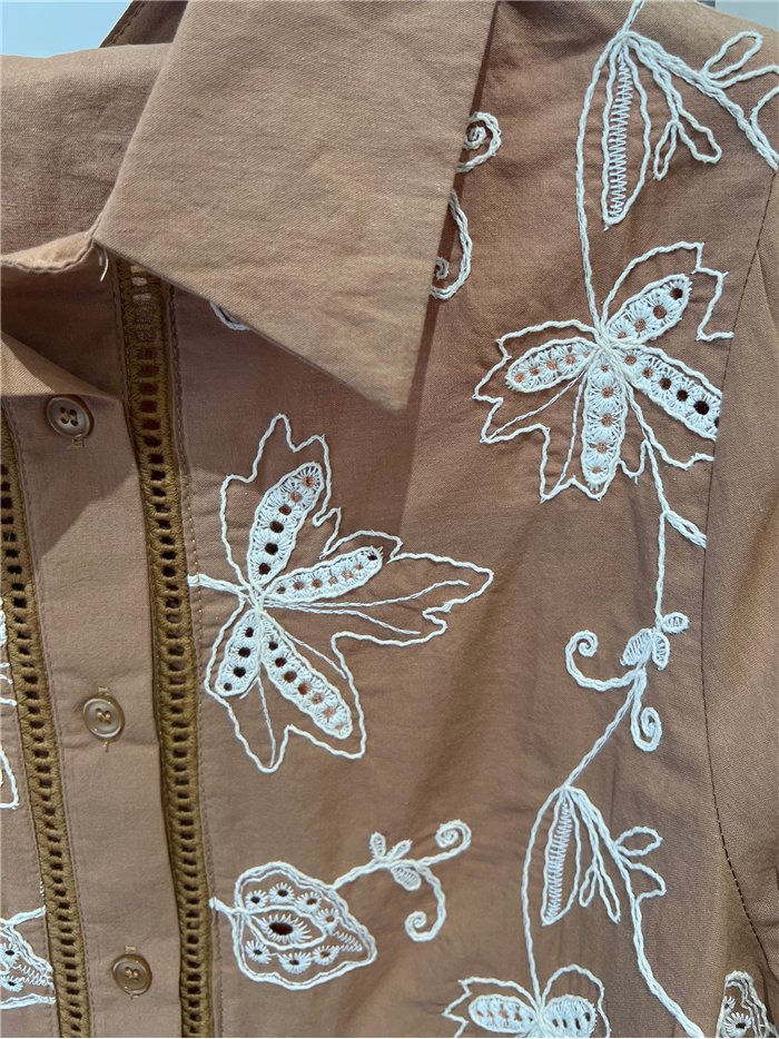 Camisa bordada floral