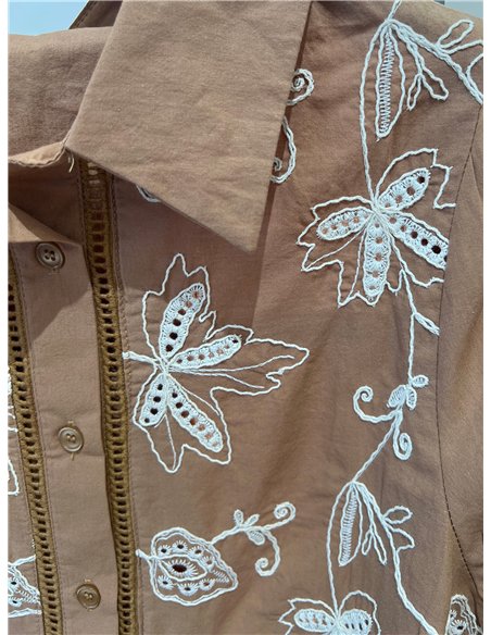 Camisa bordada floral