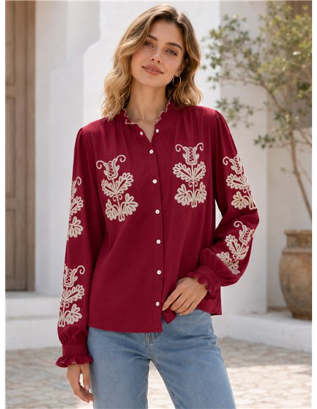 Blusa bordada con cuello volantes