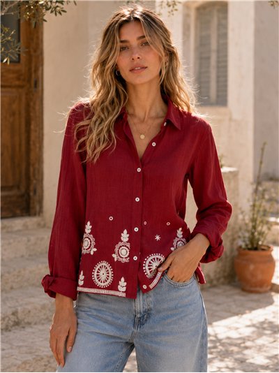 Camisa com bordado vazado