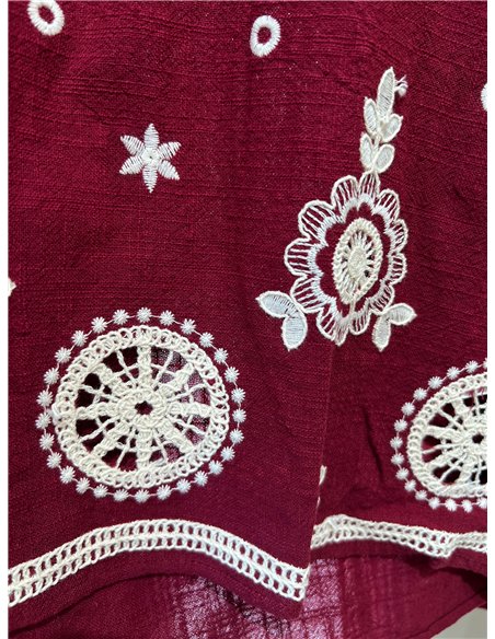 Camicia con ricami traforati