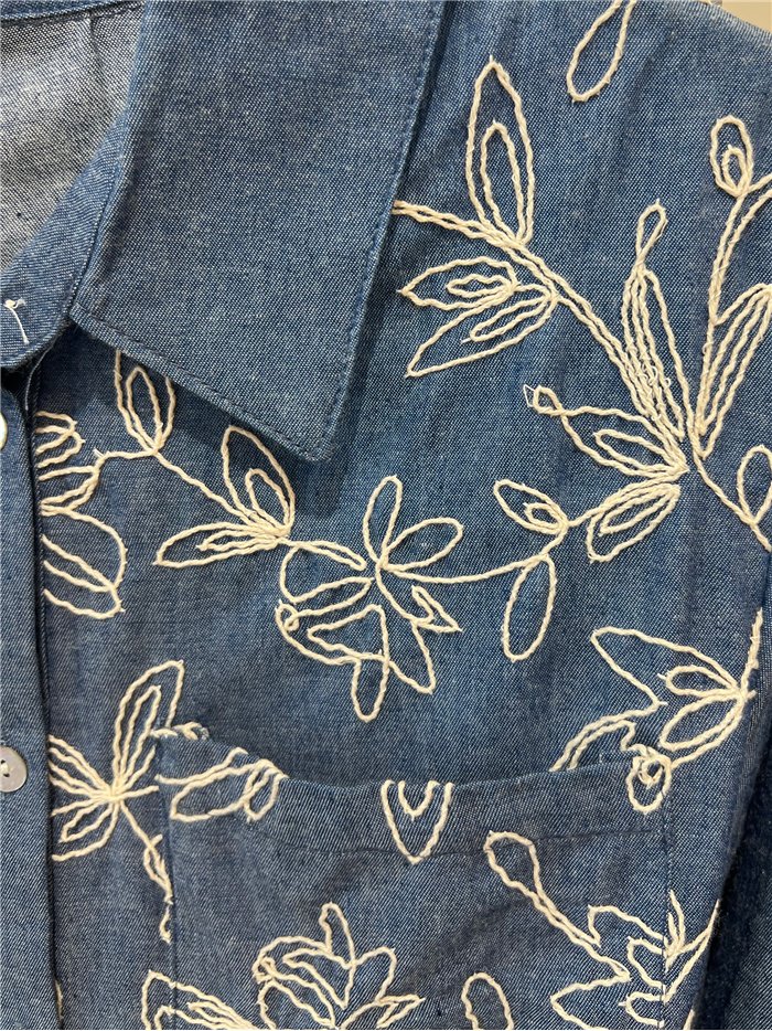 Besticktes Hemd in Denim-Optik