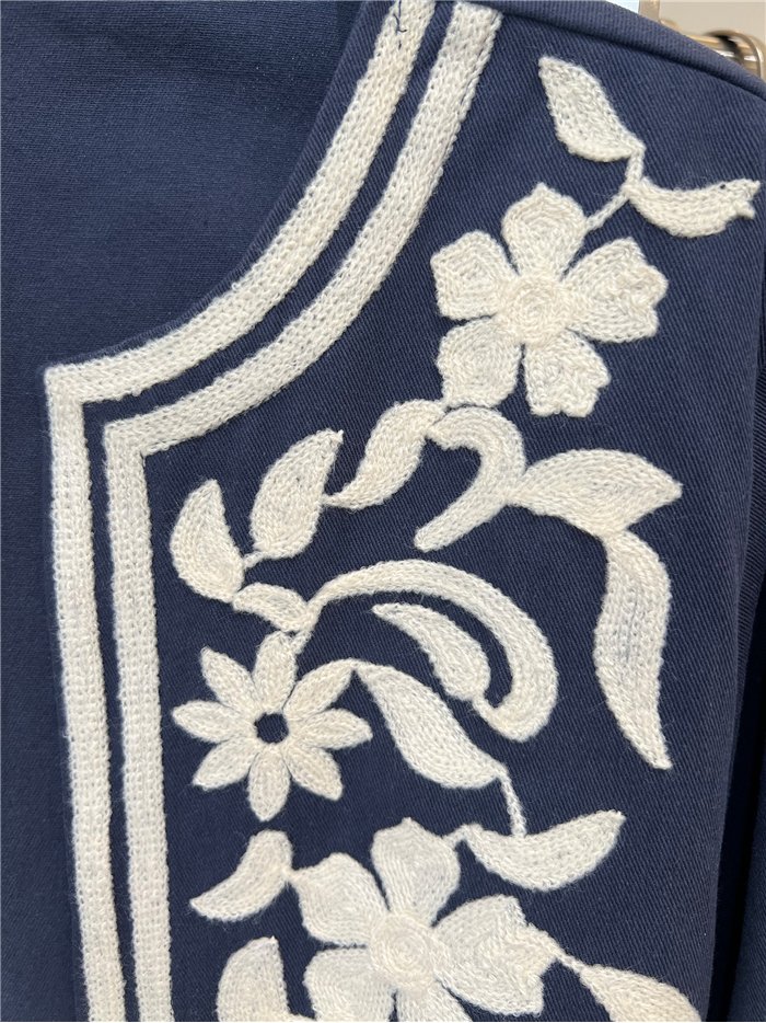 Chaqueta bordada floral