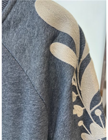 Sudadera manga bordada