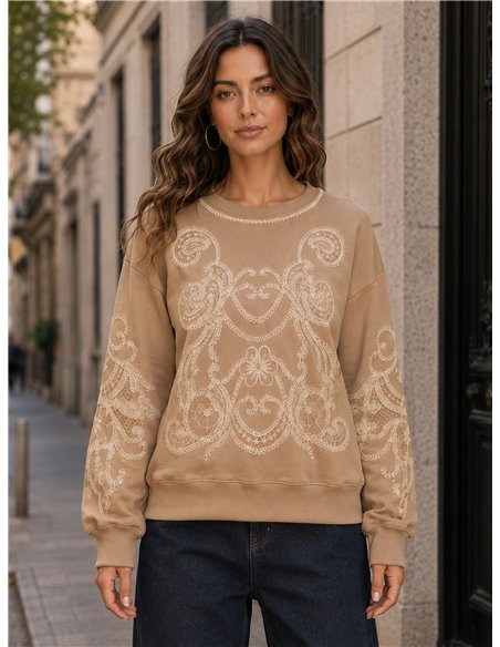 Sweat-shirt à broderies ornementales