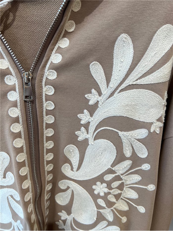 Sudadera capucha bordada