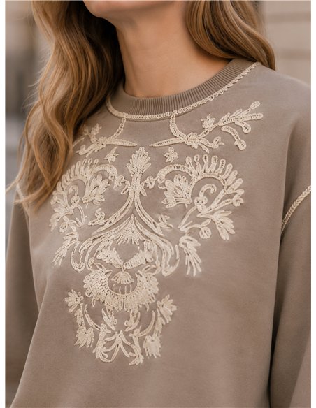 Sudadera bordada