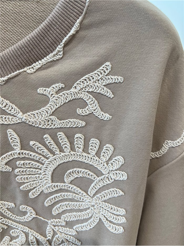 Sudadera bordada