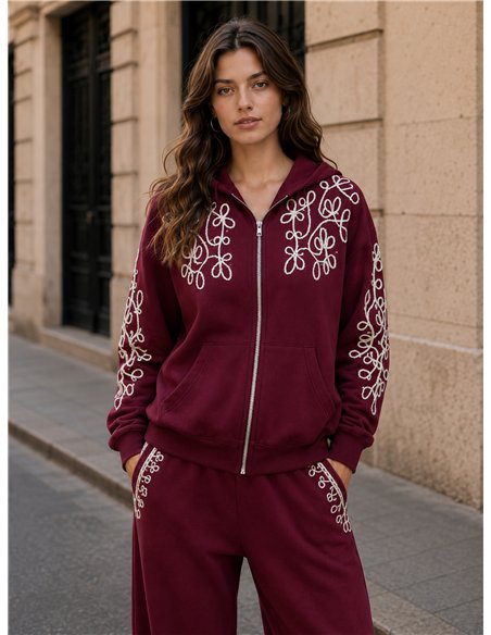 Chaqueta bordada con capucha