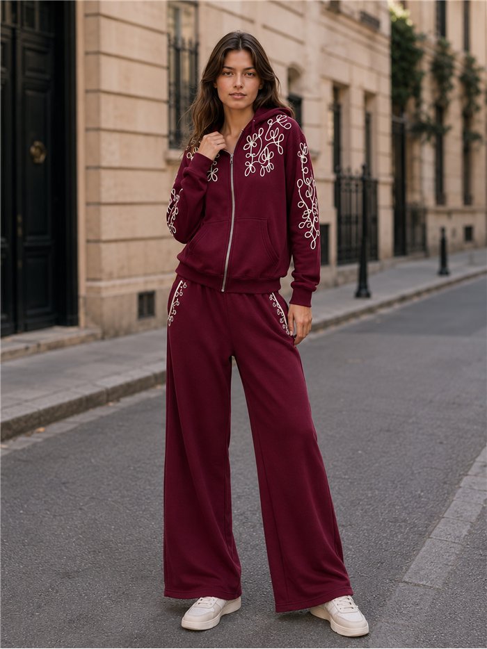 Chaqueta bordada con capucha