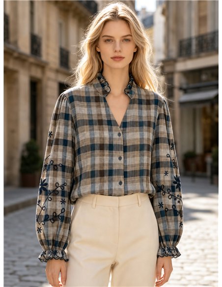 Blusa cuadros con bordado en mangas
