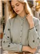 Blusa rayas con bordado en manga