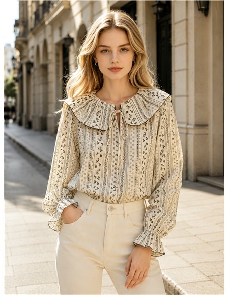 Blusa estampada florecitas con cuello volante