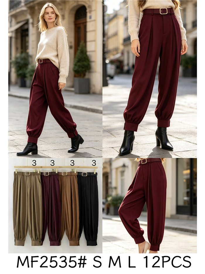 Weite Hose mit Gürtel