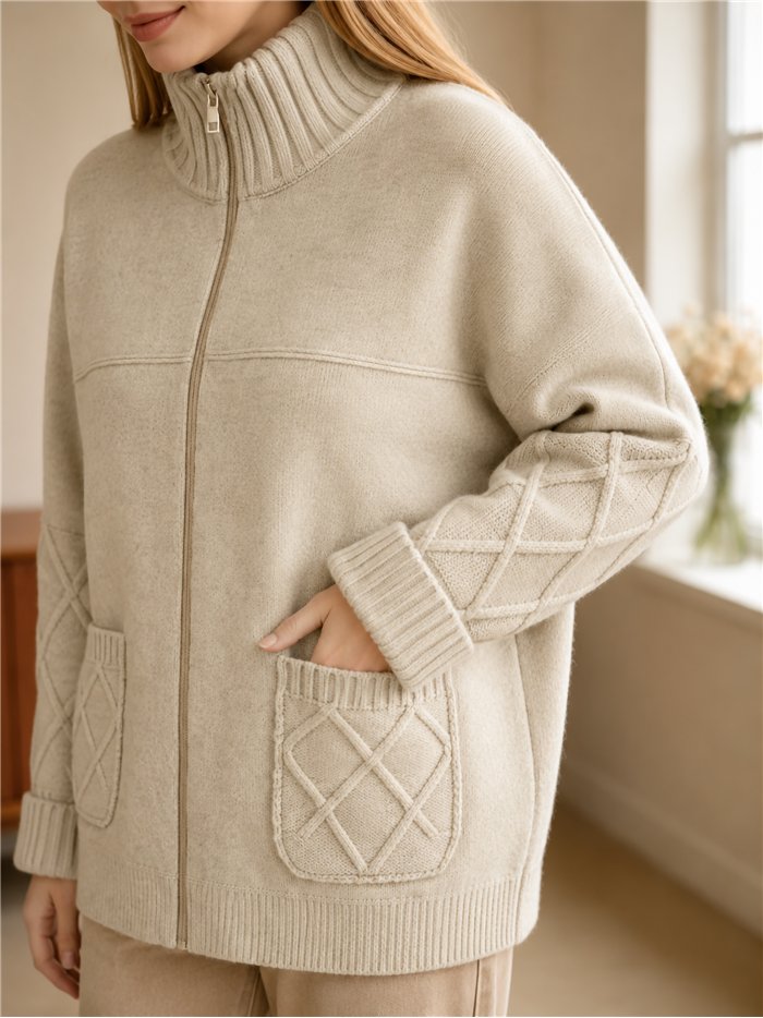 Chaqueta de punto rombos con cremallera y cuello alto