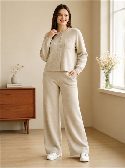 Conjunto chaqueta de punto y pantalón