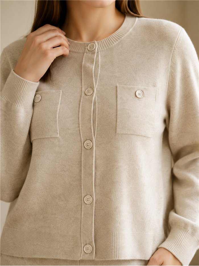 Conjunto chaqueta de punto y pantalón