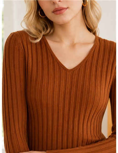 Jersey canalé cuello pico