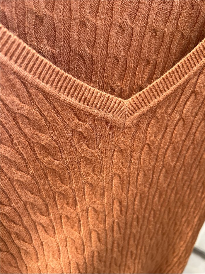 Jersey trenzado cuello pico