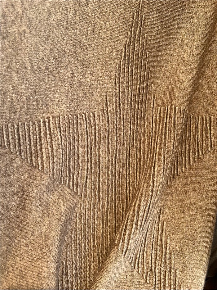 Jersey amplio con estrella en relieve