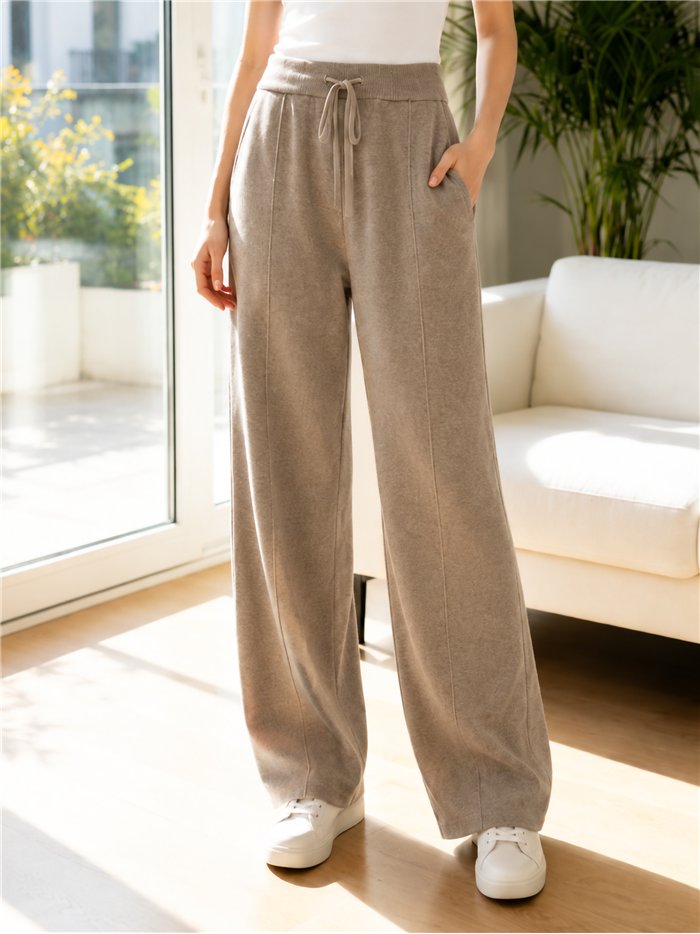 Knit trousers with side pockets