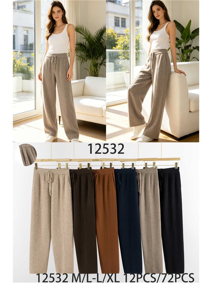 Knit trousers with side pockets