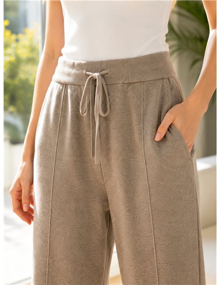 Knit trousers with side pockets