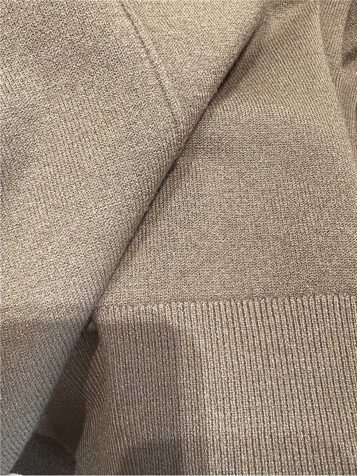 Pull en maille avec détails de couture