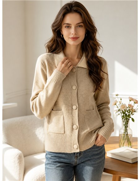 Cardigã com gola de camisa e bolsos