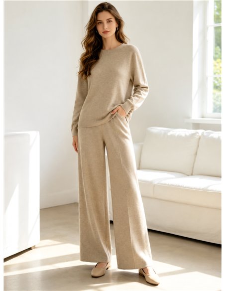 Conjunto jersey bajo desflecado y pantalón wide leg