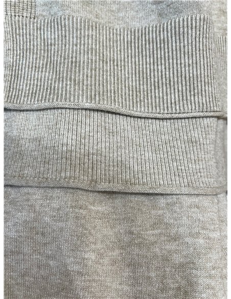 Conjunto jersey cuello pico y pantalón wide leg