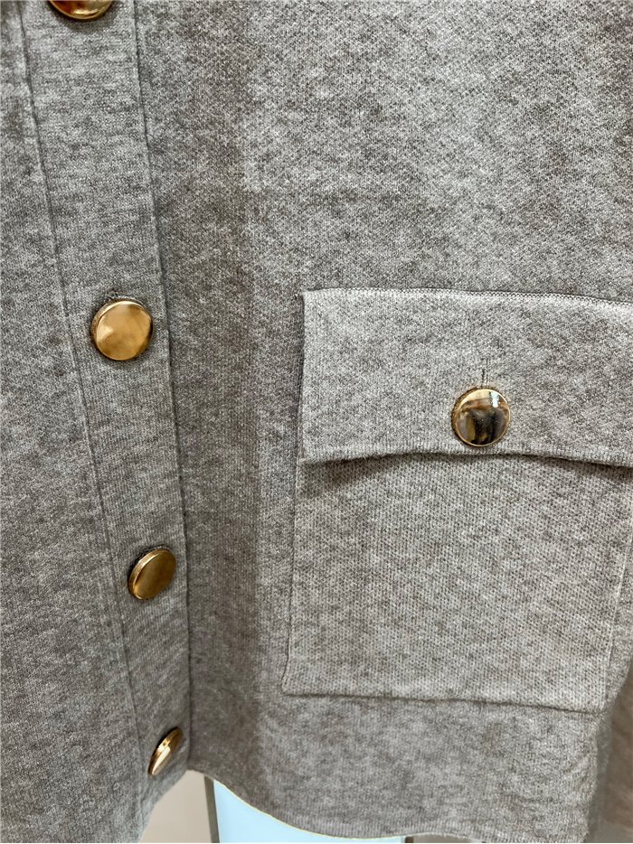 Jacke mit Stehkragen und goldenen Knöpfen