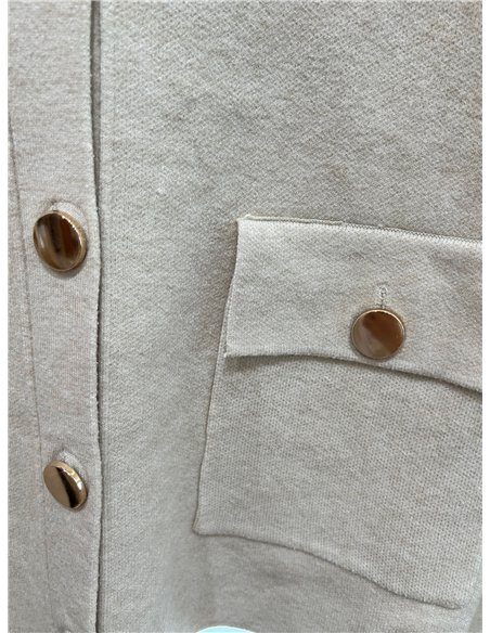Chaqueta cuello alto con botones dorados