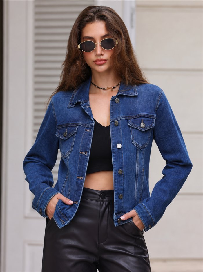 Chaqueta vaquera básica con bolsillos