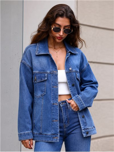 Chaqueta vaquera oversize con bolsillos