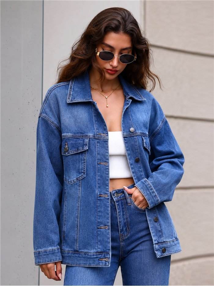 Chaqueta vaquera oversize con bolsillos