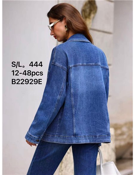 Chaqueta vaquera oversize con bolsillos